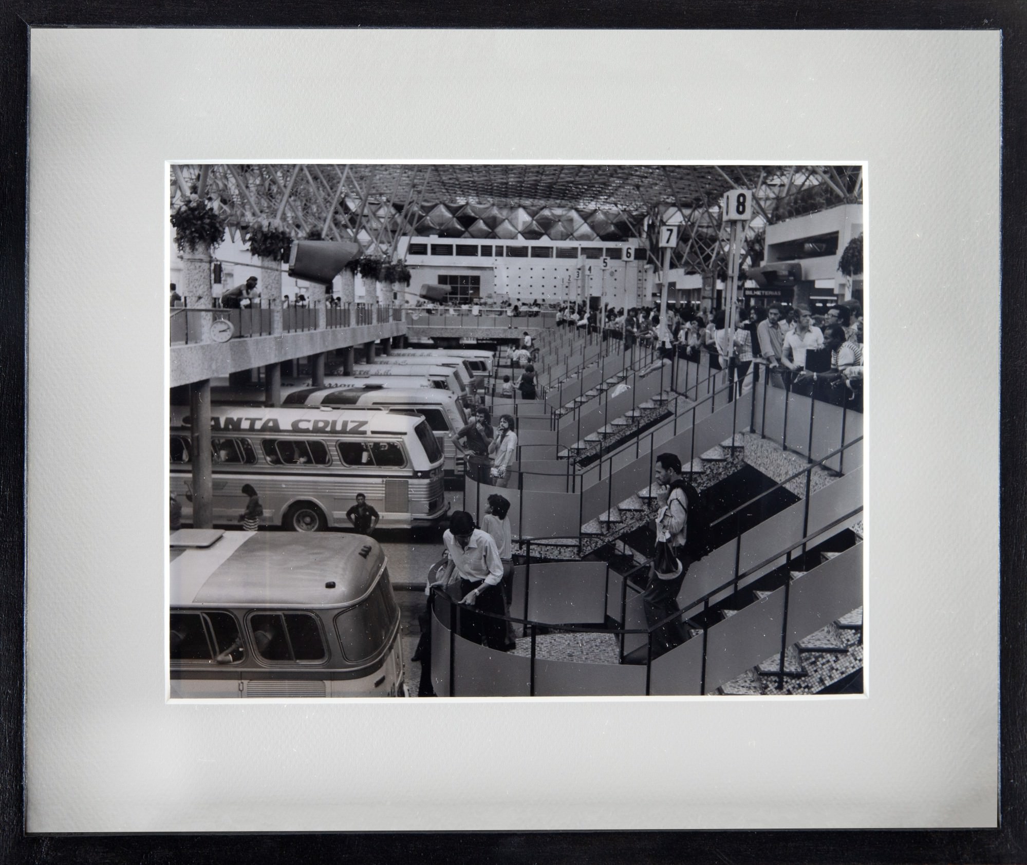 Patrick Knight - Bus Station / Estação de Ônibus