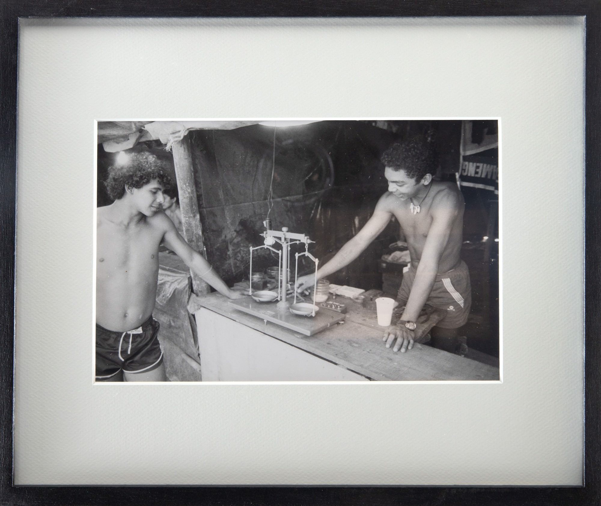 Patrick Knight - Weighing Gold / Pesando Ouro